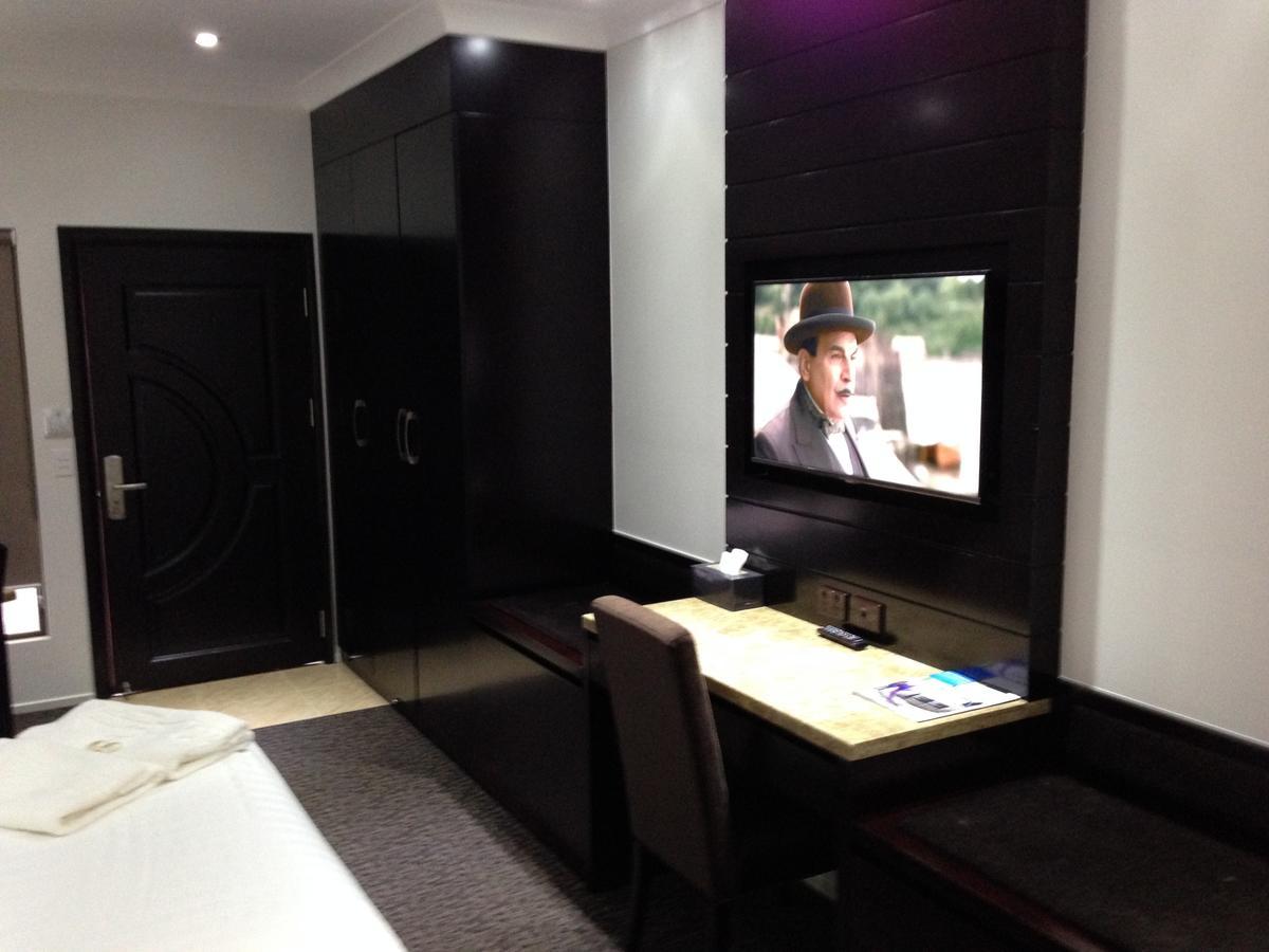 Miles Western Downs Motor Inn الغرفة الصورة